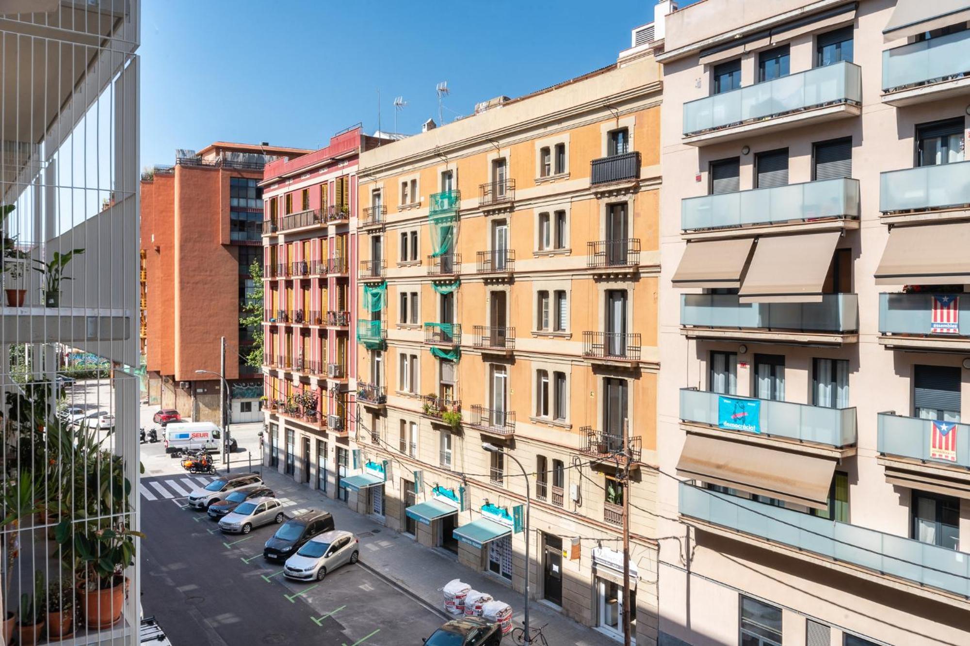 Beautiful Renovated Loft Minutes From The Apartment