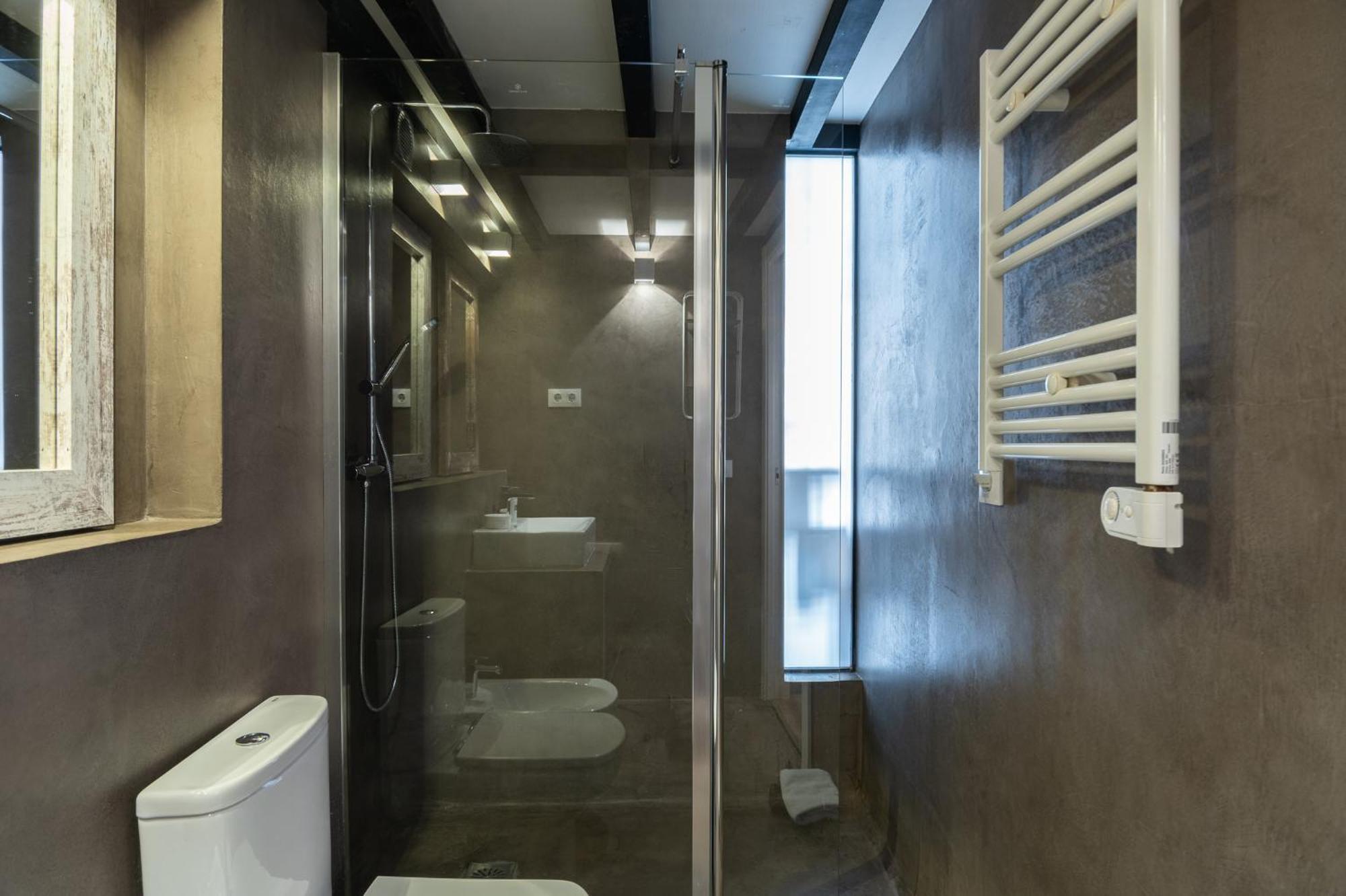 Beautiful Renovated Loft Minutes From The Barcellona